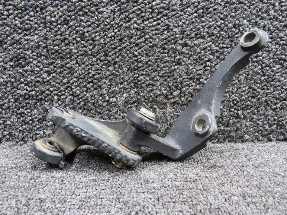 269A8442-2, 269A8430 Schweizer 269C Throttle Control Cable Arm & Bracket Assy