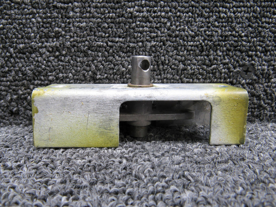 5111550-10, 5111556-1 Cessna 421C Emergency Exit Door Channel and Bellcrank