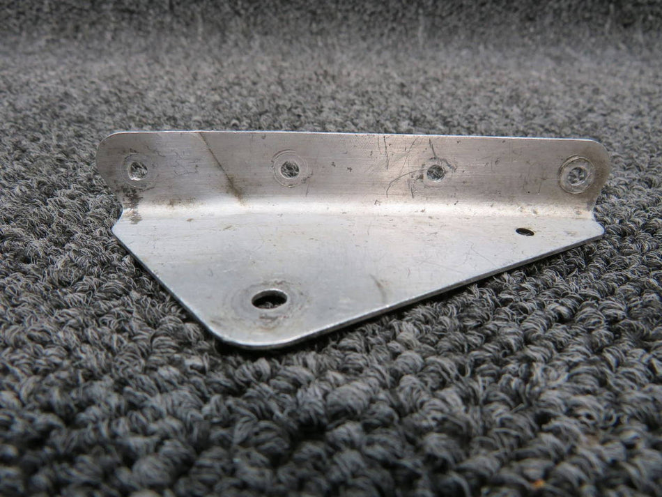 2213061-2 Cessna R182 Bracket Fwd RH Aft