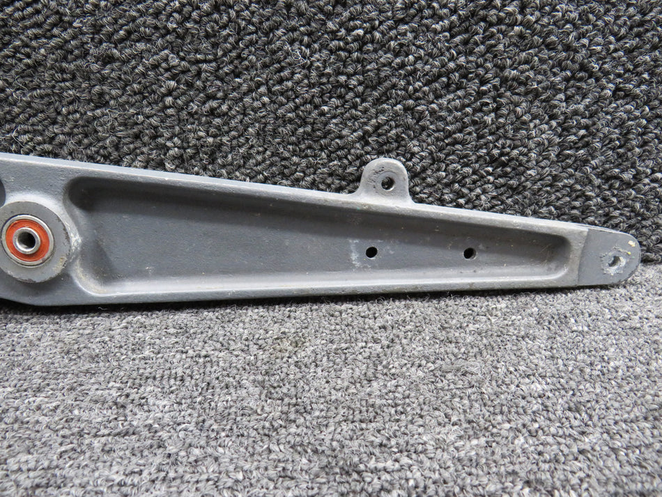 95-524011-1 (Use: 002-524024-11) Beechcraft 95-B55 Push-Pull Elevator Bellcrank
