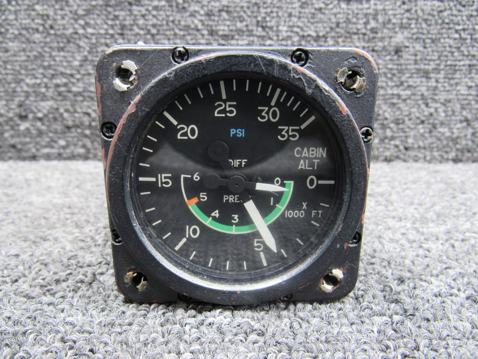 55035-0128 (Alt: C668516-0104) Aerosonic Cabin Differential Pressure Indicator