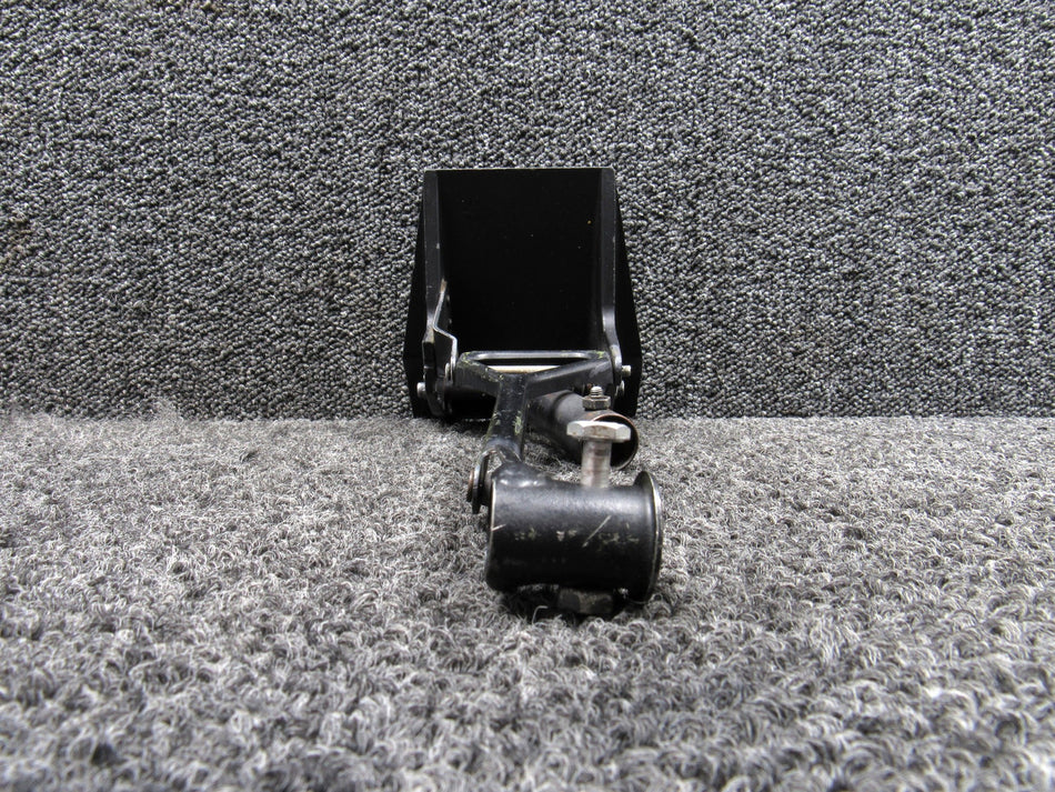 0760678-2 Cessna 182H Co-Pilot Brake & Rudder Pedal Assembly with Arm