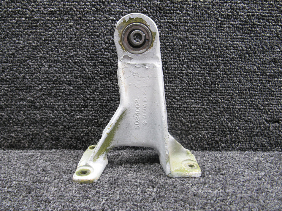 5024002-13 (Cast: 5024002) Cessna 421C Aileron Hinge Assembly LH