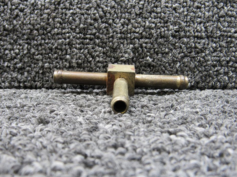 1K14-4-4-4 Cessna 421C Vacuum System Fitting