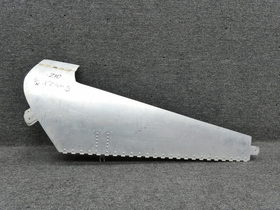 1211447-1 Cessna Main Gear Spring Well Door Assembly LH (Never Installed)