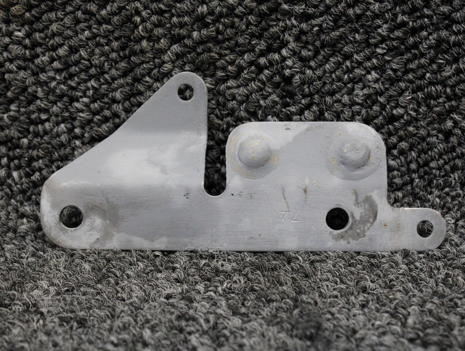 21519-000, 18219-002 Piper PA-24-260 Carburetor Control Cable Bracket