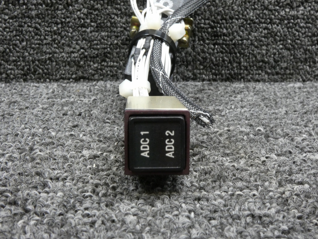 4766-123 (Alt: 96182) Eaton Push Button Indicator Lights (Set of 3