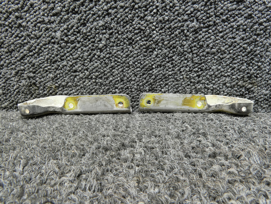 42025-000, 42025-001 Piper PA31-350 Main Landing Gear Outboard Door Bracket Set