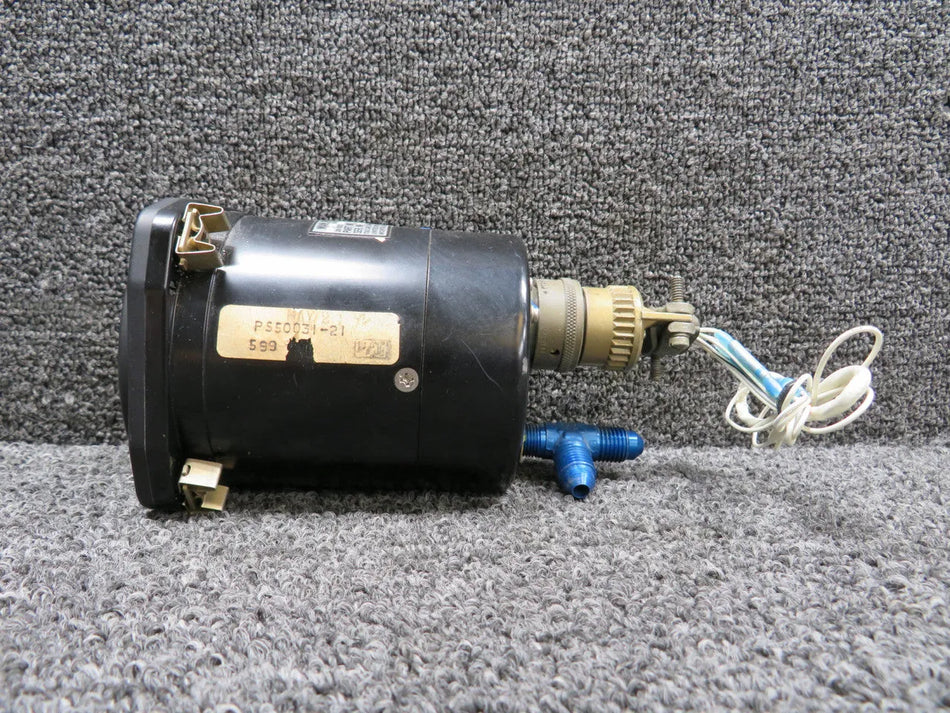 6533-1 United Dual Manifold Pressure and Fuel Flow Indicator (Volts: 28)