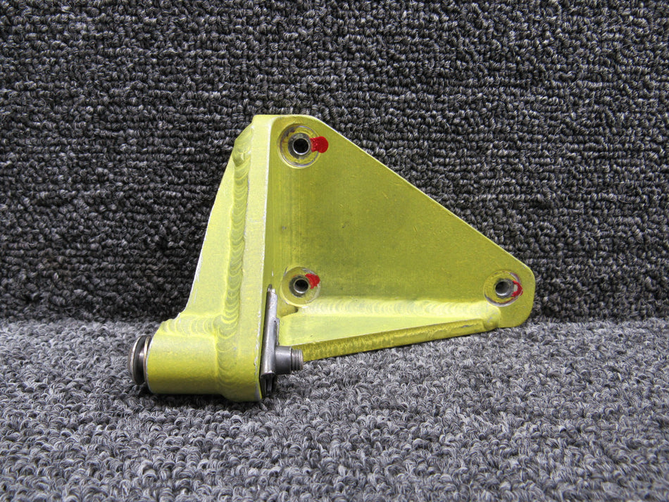 89573-014 Piper PA46-350P Cabin Door Aft Mounting Bracket