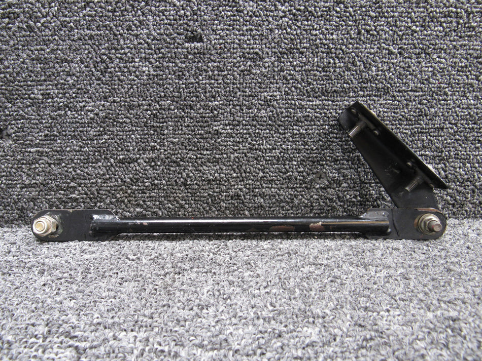 82239-002, 89735-022 Piper PA46-350P Engine Baffle Bracket Assembly