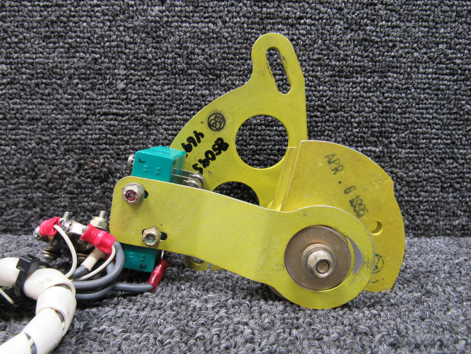 85095-002, 85094-004 Piper PA46-350P Flap Drive Support and Activator Cam