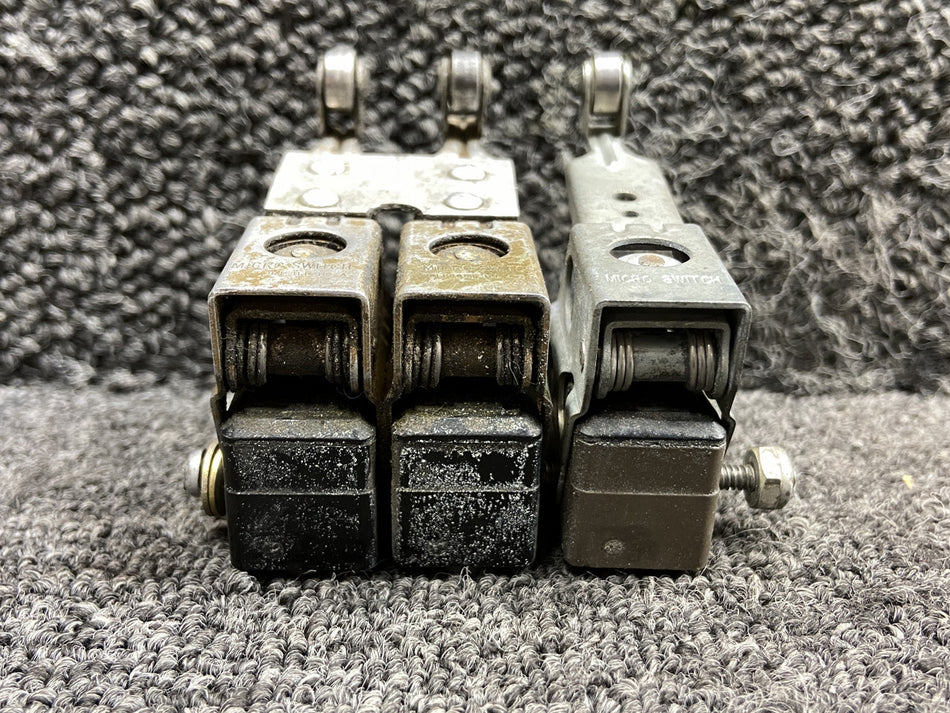 BZ3AT, MS25026-1 Beechcraft B60 Flap Position Limit Switch Set