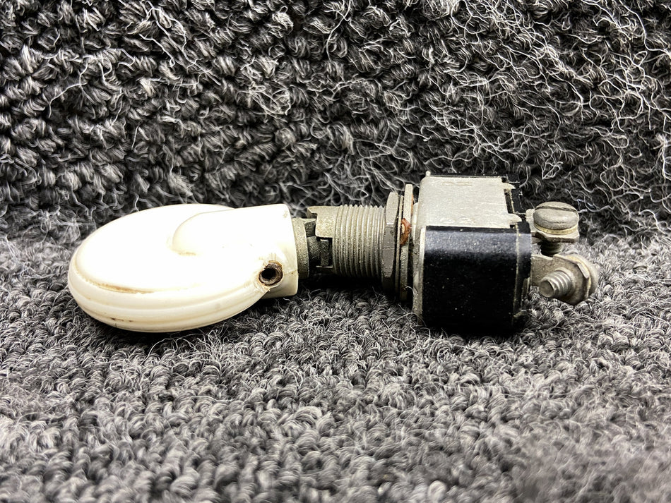 8857K44 (Alt: MS25125-E3) Beechcraft B60 Landing Gear Toggle Switch
