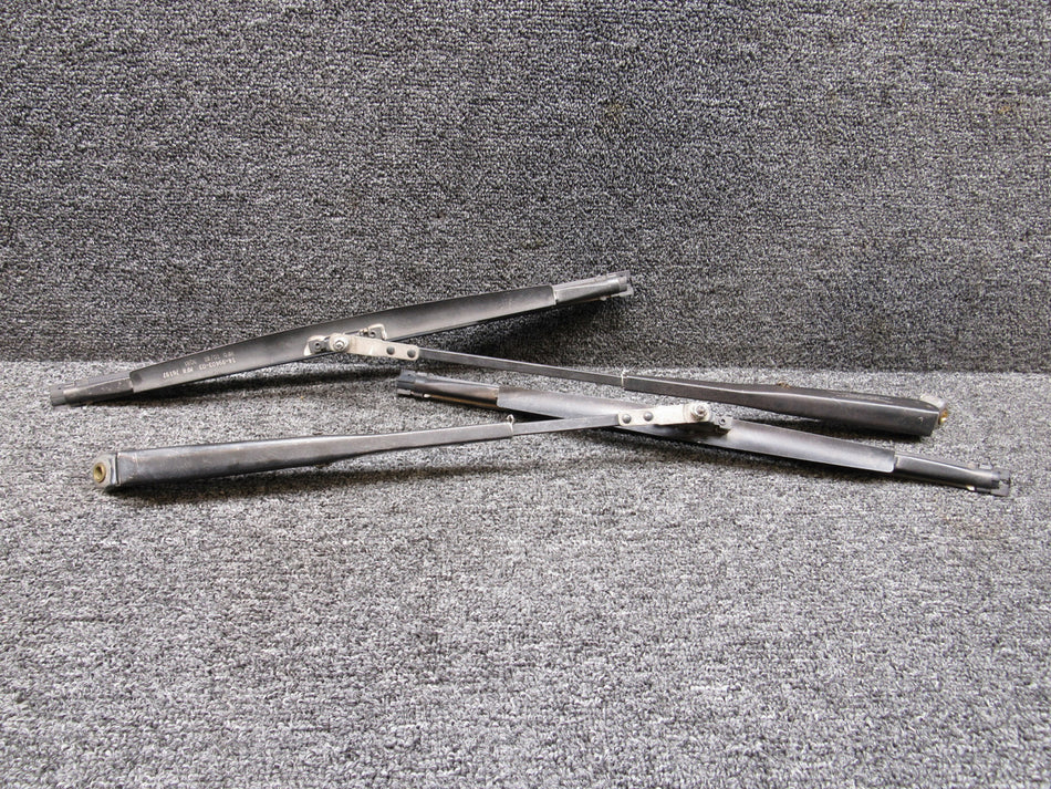 14-91388-00, 14-99103-03 Marquette Metal Windshield Wiper Set