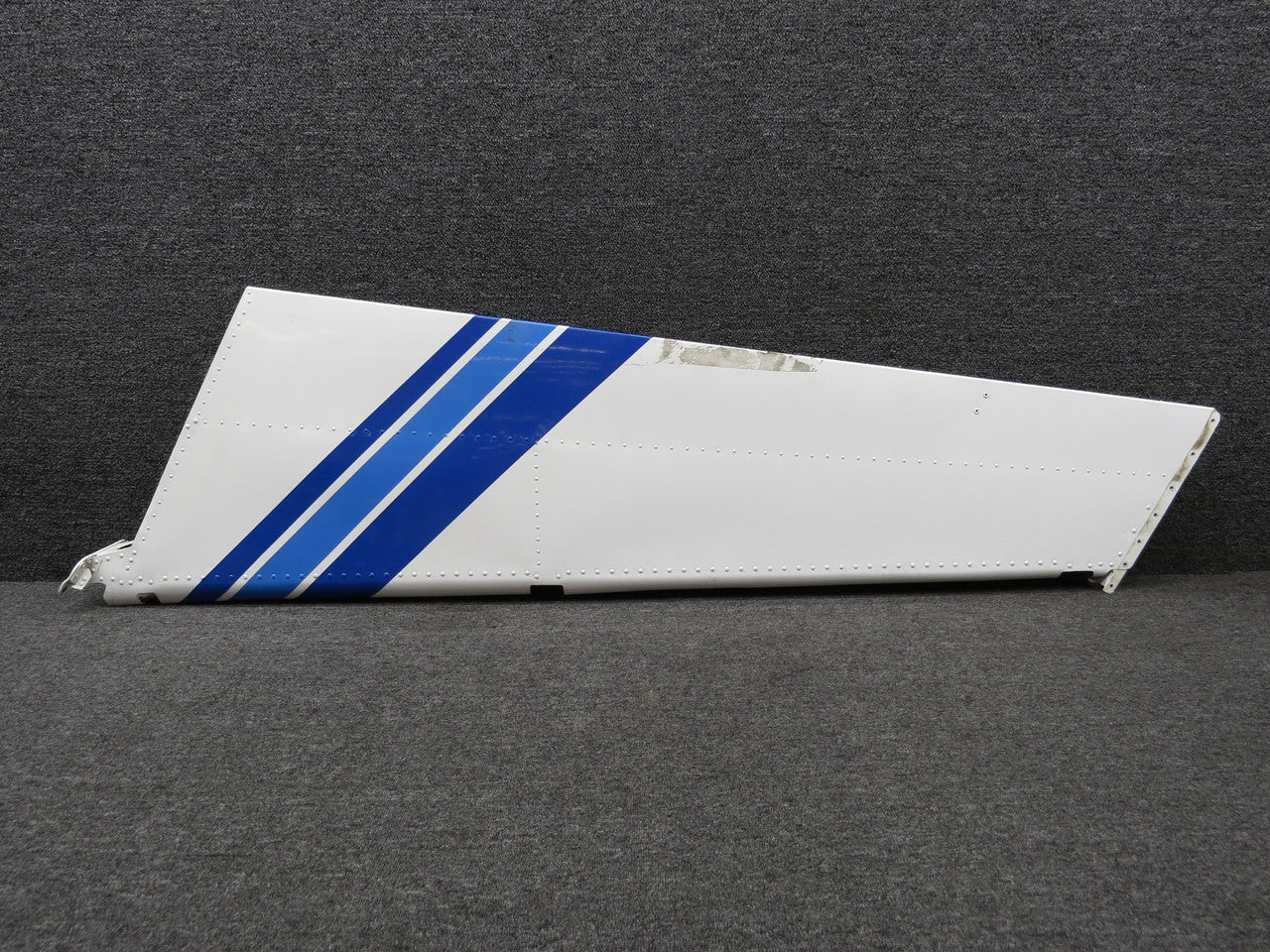 1231001-1 Cessna 210A Rudder Assembly (Loose Parts, Worn Paint