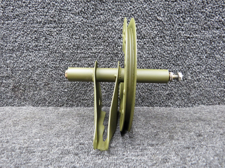 0762024-24 Cessna 182P Flap Drive Pulley Assembly RH