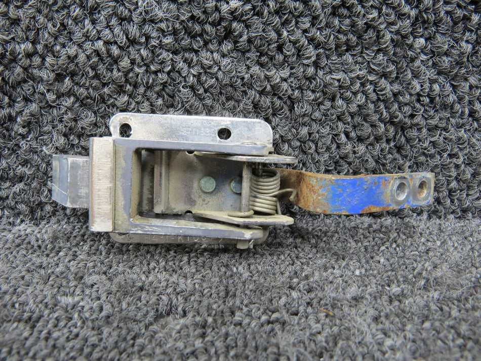 S1359-7 Cessna 182P Baggage Door Latch Assembly