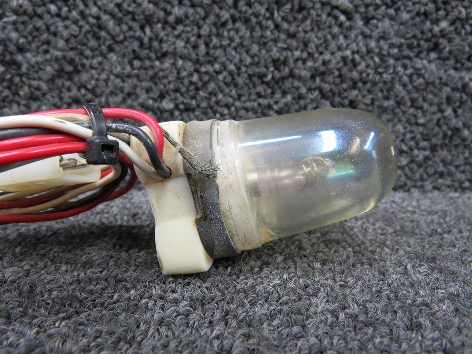 C622006-0102 Cessna 182P Strobe Light Assembly