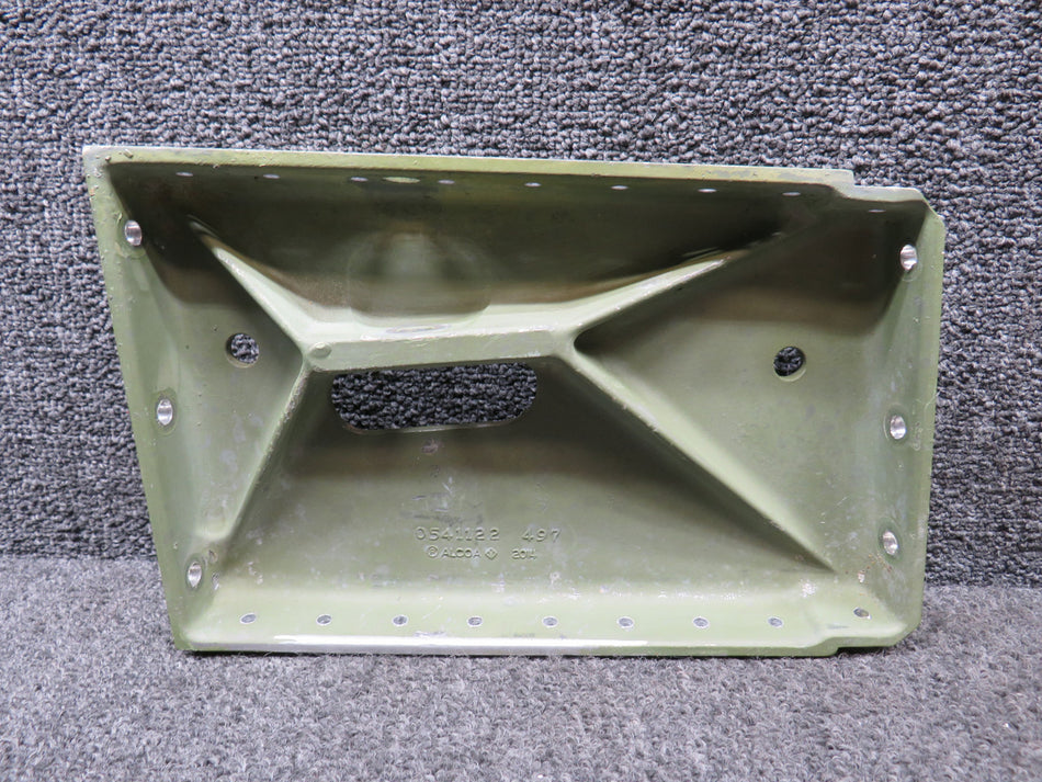 0541122-1 (Cast: 05241122-497) Cessna 172B Main Gear Support Inboard LH