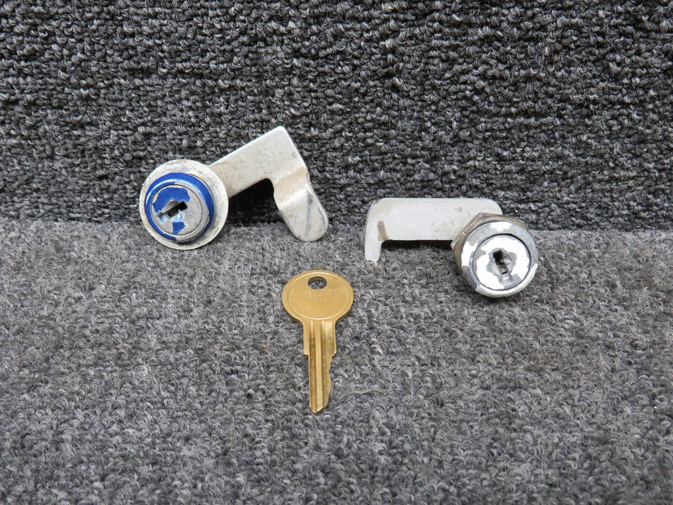 0413323-4, 0413323-7 Cessna 172B Cabin and Baggage Door Lock Set with Key