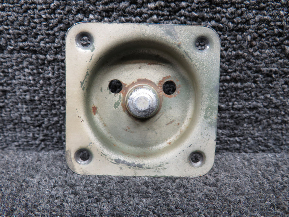 0413195-3, 0511227-7 Cessna 172B Cabin Door Bearing Plate and Shaft Assembly LH