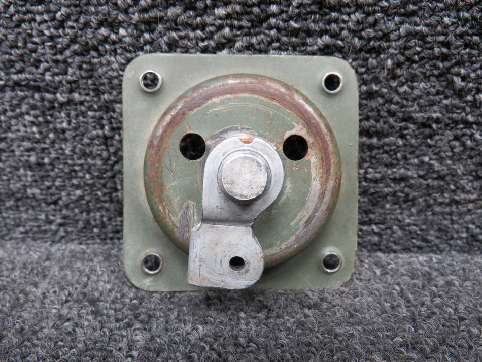 0413195-3, 0511227-7 Cessna 172B Cabin Door Bearing Plate and Shaft Assembly LH