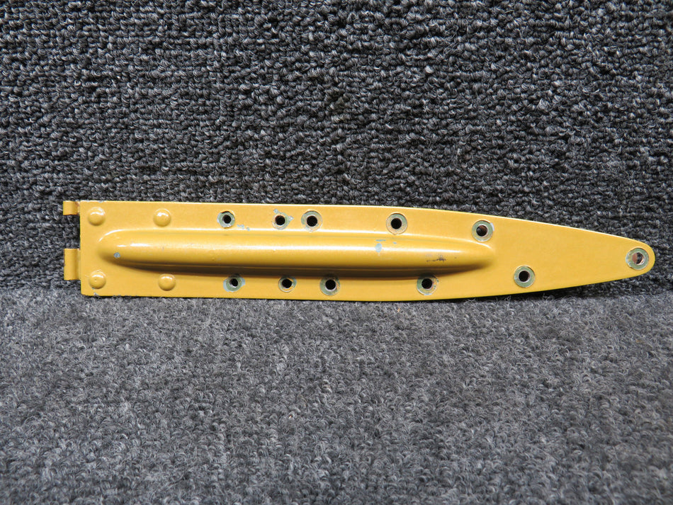 0511238-2 Cessna 172B Upper Aft Cabin Door Hinge Half RH