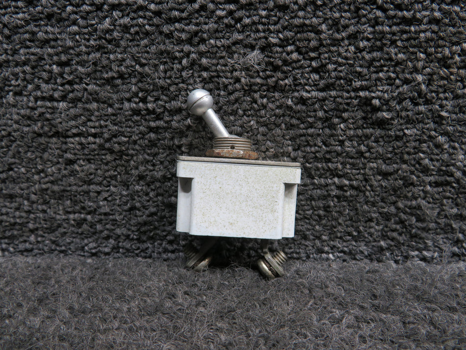 D7270-1-5 (Alt: MS24509-5) Klixon Circuit Breaker Toggle Switch