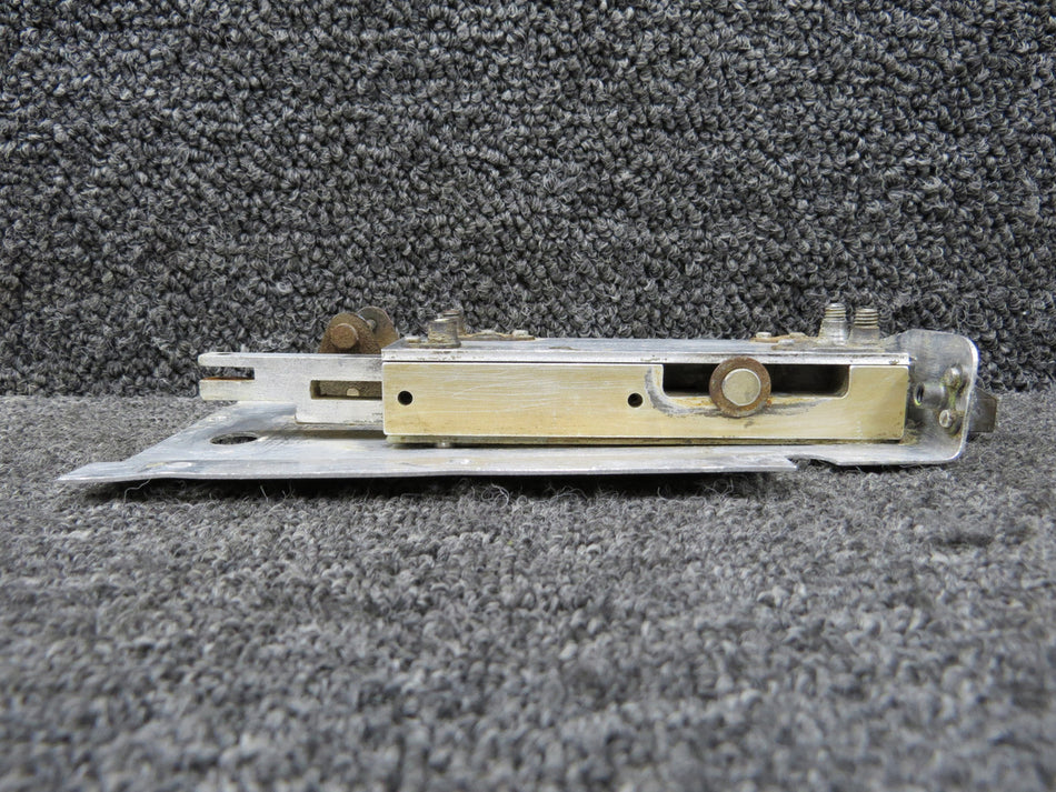 1717039-4 Cessna 177B Cabin Door Latch Assembly RH (Missing Handle)