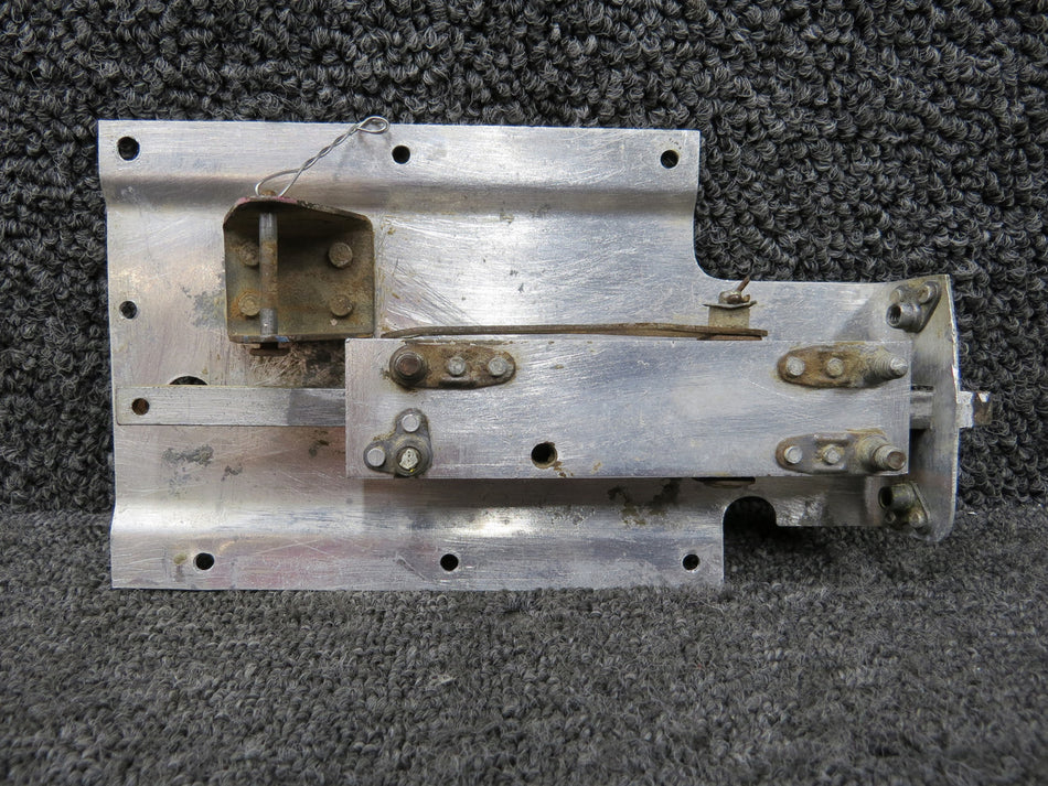 1717039-4 Cessna 177B Cabin Door Latch Assembly RH (Missing Handle)