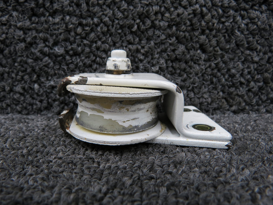 1714000-33, S1704-1 Cessna 177B Forward Seat Housing & Roller Set