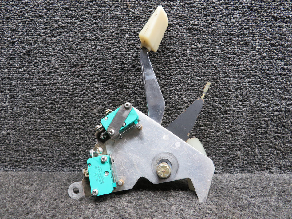 1562033-1, 1512280-11 Cessna 210H Flap Arm Assembly with Lever