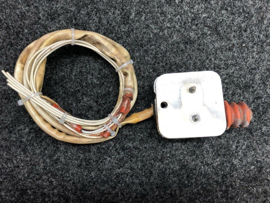 002-361013-608 Beech B58 Switch Landing Gear RH (Volts: 28)