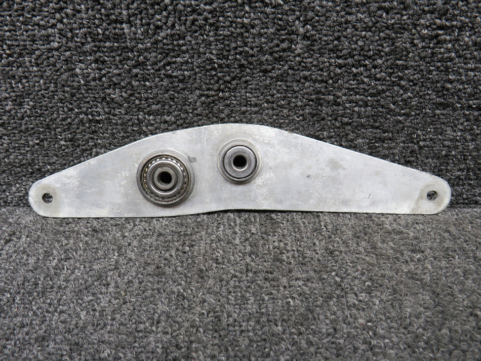 0513370-1 Cessna 172G Forward Elevator Bellcrank
