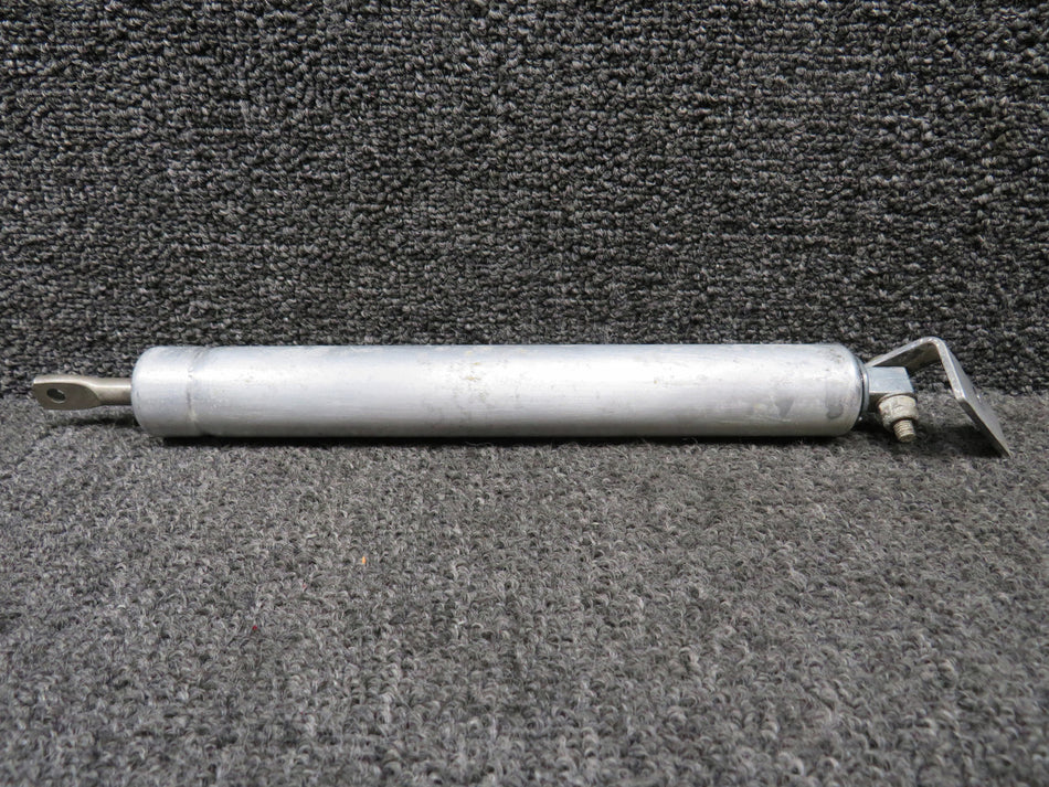 10650 Cessna 172G Flap Actuator Cylinder