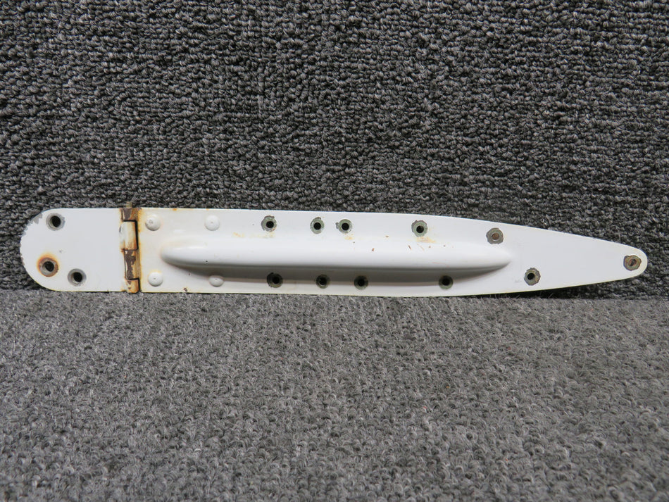 0511238-2, 0511237-2 Cessna 172G Upper Cabin Door Hinge Assembly RH