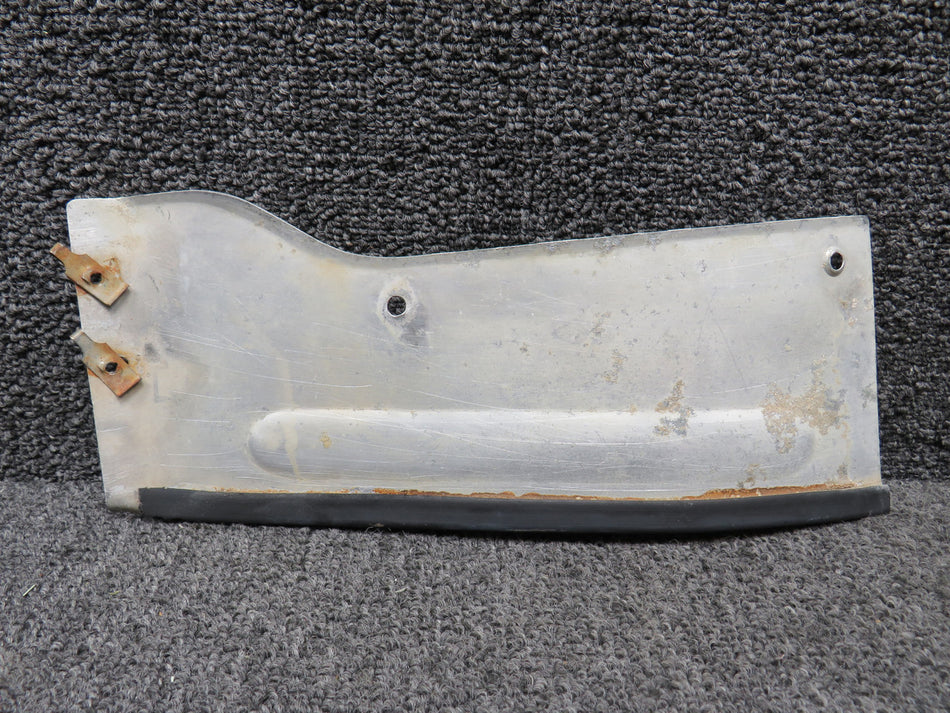 0520008-1 Cessna 172G Rear Wing Fairing Lower RH