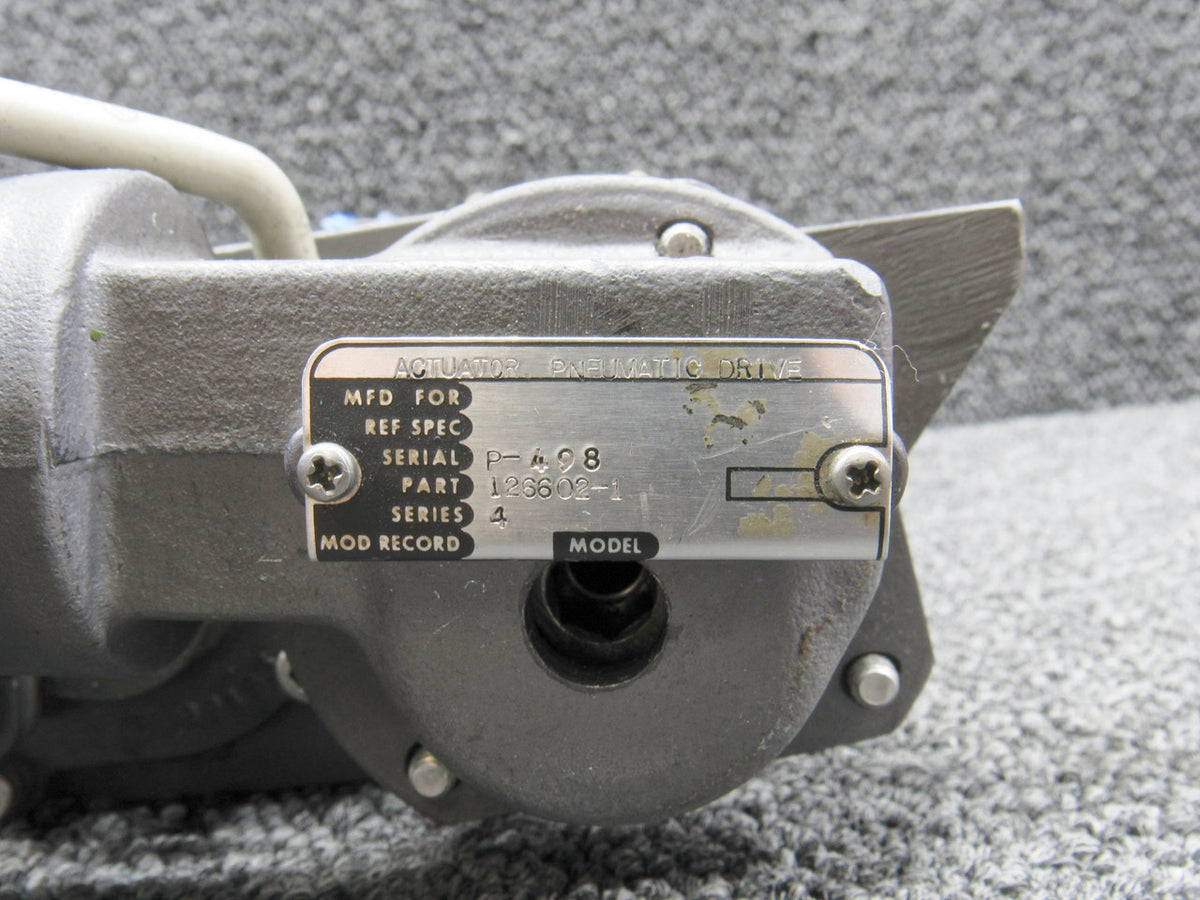 MO082426XM-02AS