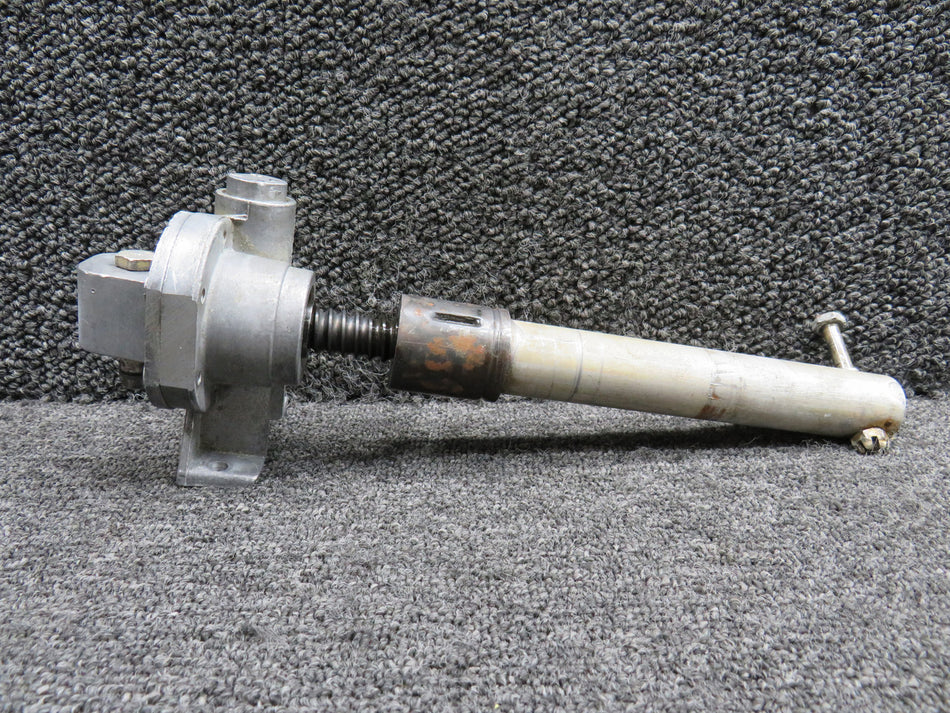 D151-00-3 Beechcraft 76 CAP Flap Actuator Assembly (Volts: 24-28)