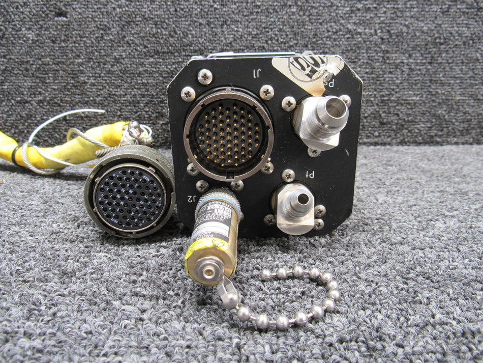 9D-80130-16 Innovative Solutions Air Data Display Unit w Mods and Config Module