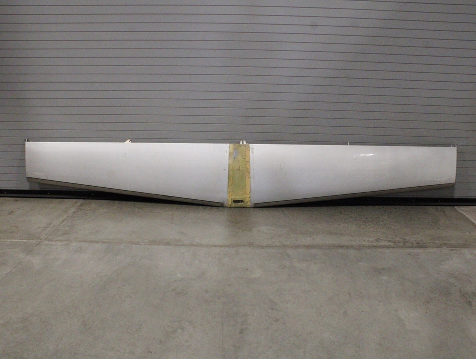 15181-002 Cirrus SR22T Horizontal Stabilizer Assembly with FIKI (Cracked)