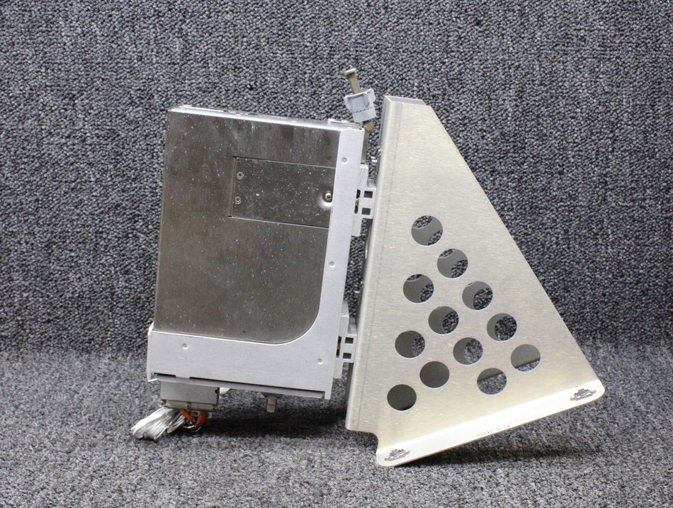 011-02268-00 Garmin GSR-56 Global Satellite Datalink w Mount Bracket (14, 28V)