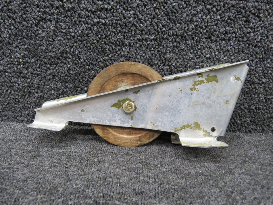 0712309-7, 0712309-5 Cessna 180K Tailcone Inboard Outboard Brackets with Pulley