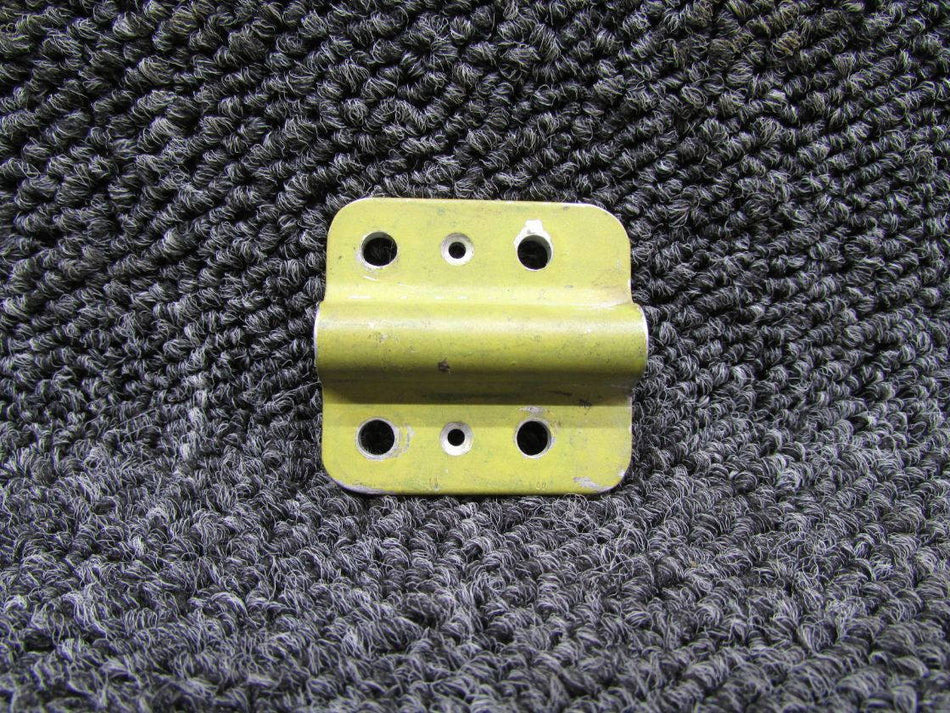 51662-002 Piper PA-31T Bracket Door Support (C20)