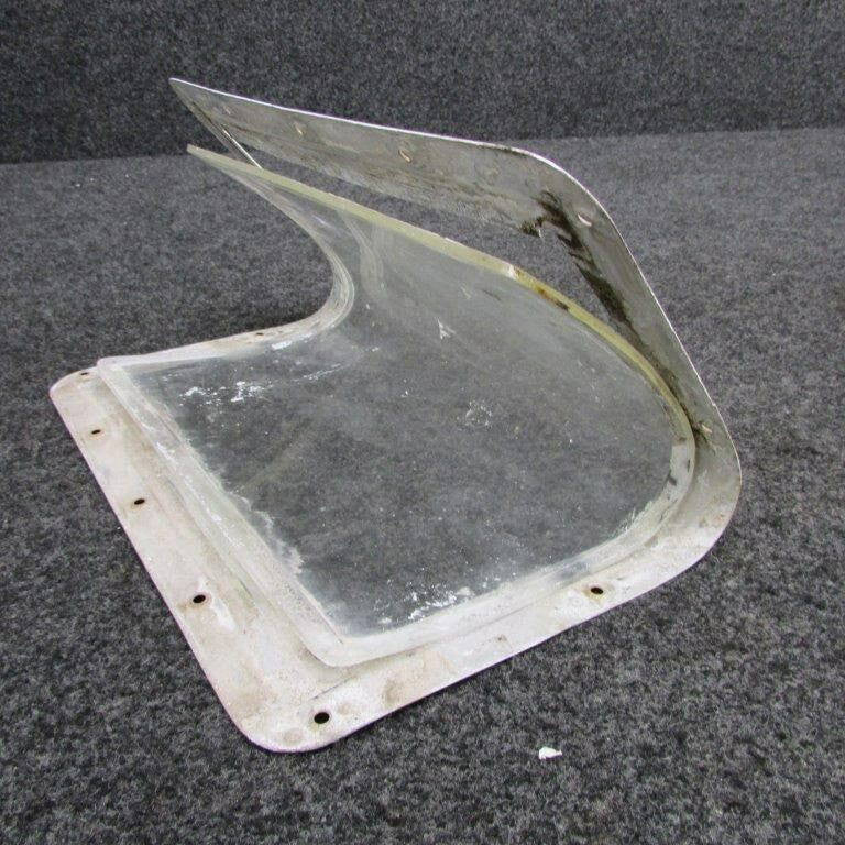 0722100-4, 0722100-3 Cessna 182L Retainer w Window Landing Light