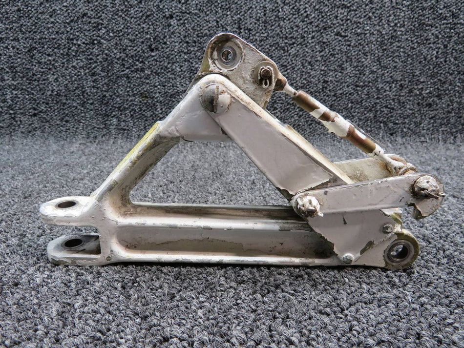 67025-010 Piper PA32R, PA32RT Main Gear Truss Link Assembly RH