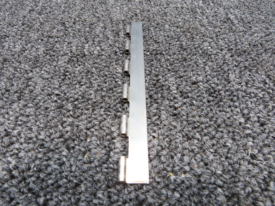 0850423-3 Cessna Hinge (NEW OLD STOCK)