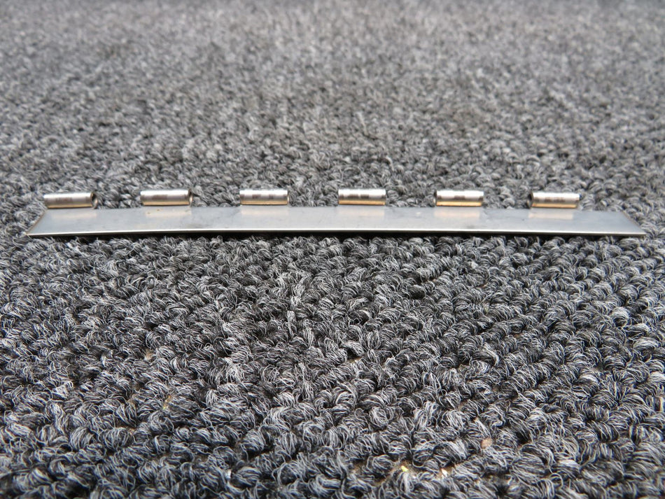 0850423-3 Cessna Hinge (NEW OLD STOCK)