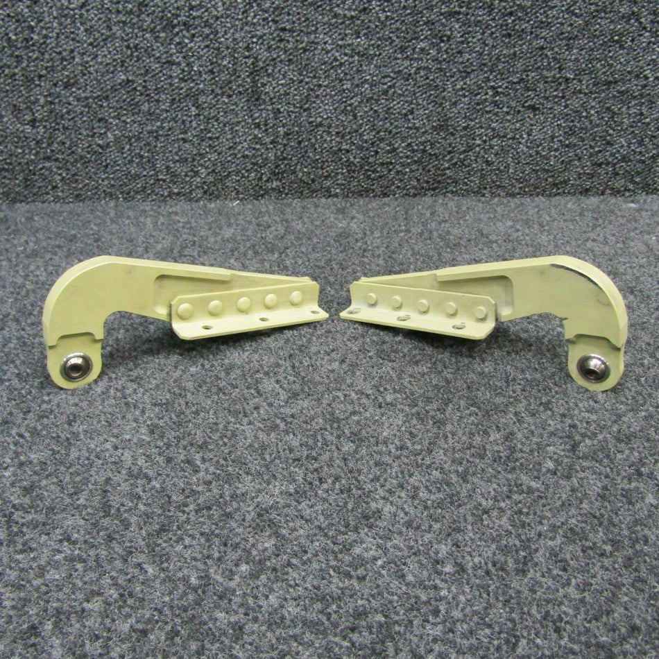 Piper PA-31T Main Landing Gear Door Hinge Set (C20)
